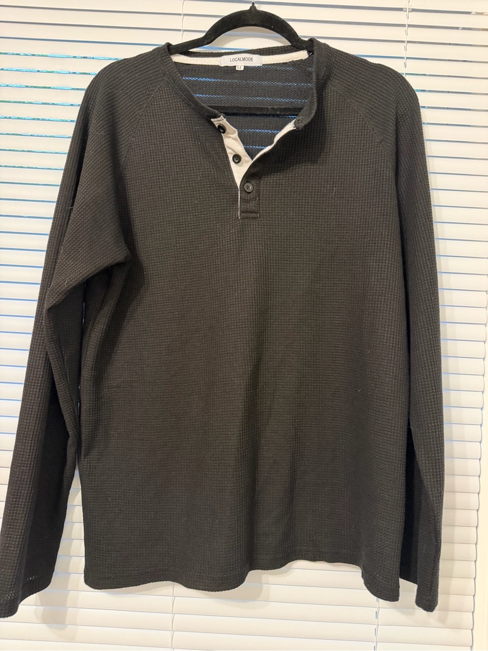 Men’s Dark Gray Henley Waffle Long-Sleeve Shirt